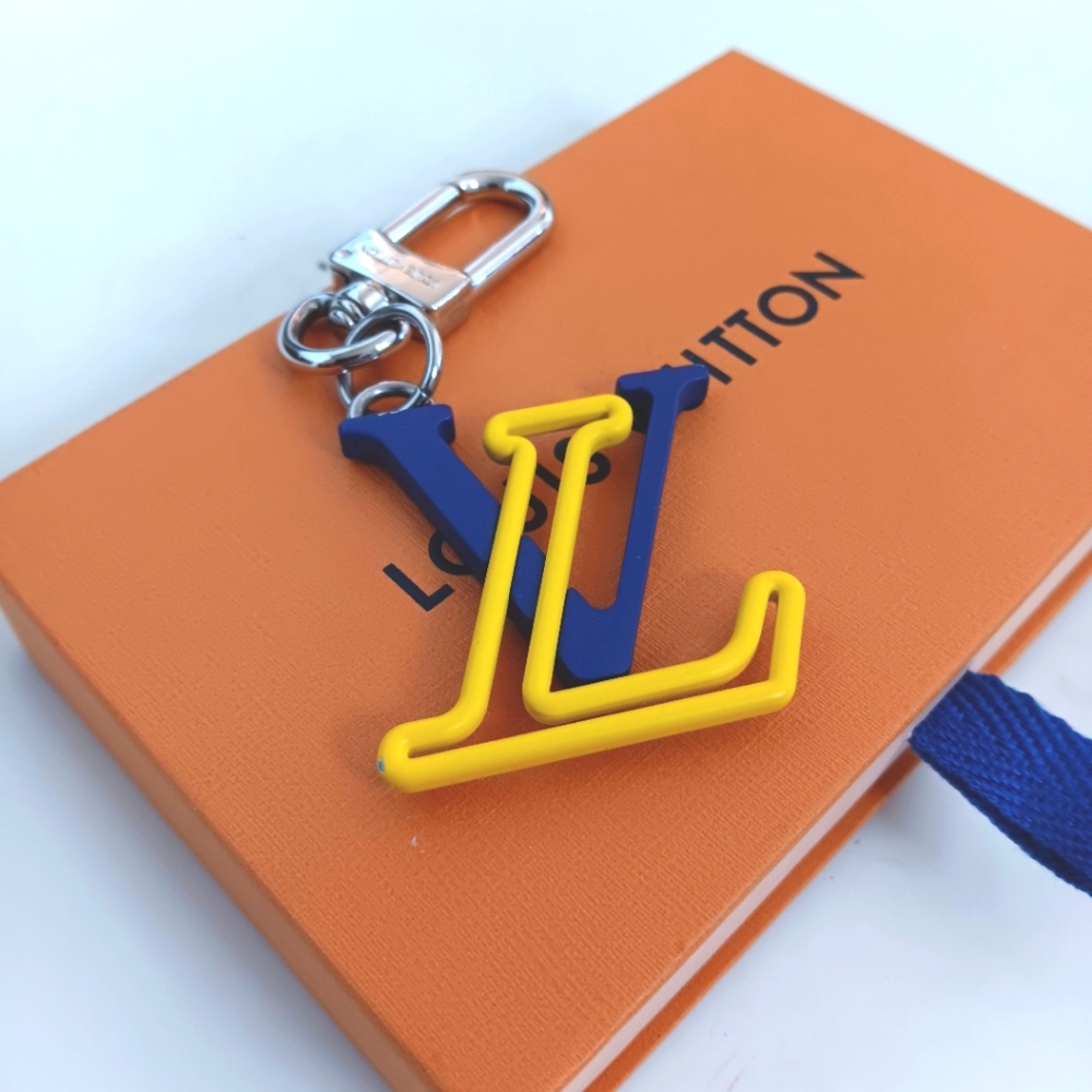 Louis Vuitton ✨️2021 LV Line Key Holder MP3018 - Picture 1 of 11